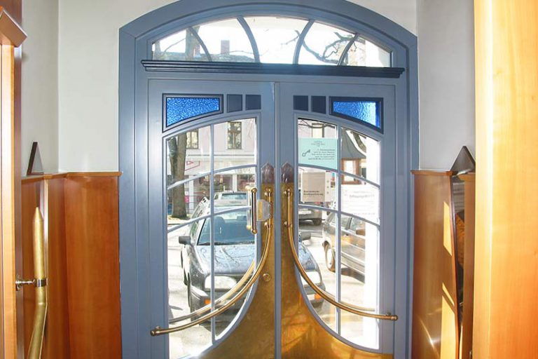 Eingangstür ins Hotel Hirsch Groß Gerungs